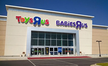Royal Deal Alert: Get $10 for $10 at Toys”R”Us and Babies”R”Us, Plus Free Toys“R”Us Brand AA or AAA 20-Pack Batteries ($21.99 Total Value)