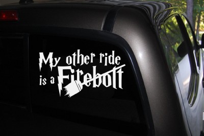 What a great list! 10 Harry Potter Gifts for less than $10. 